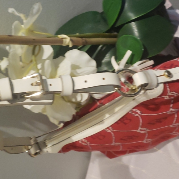 ❣️💫MARK DOWN💫❣️Dooney & Bourke Bag - Picture 5 of 10